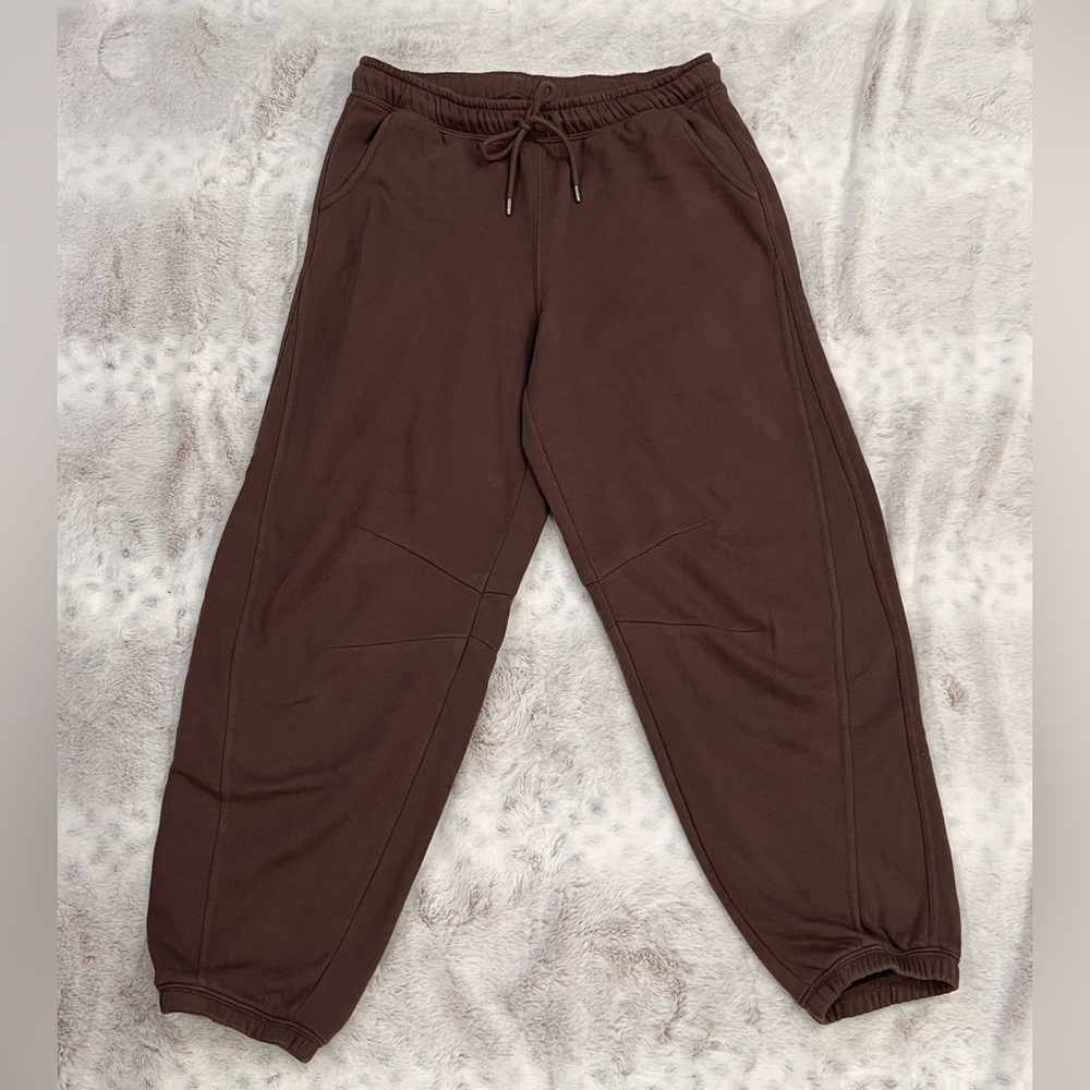 Universal Thread Chocolate Brown Barrel Leg Sweatpants